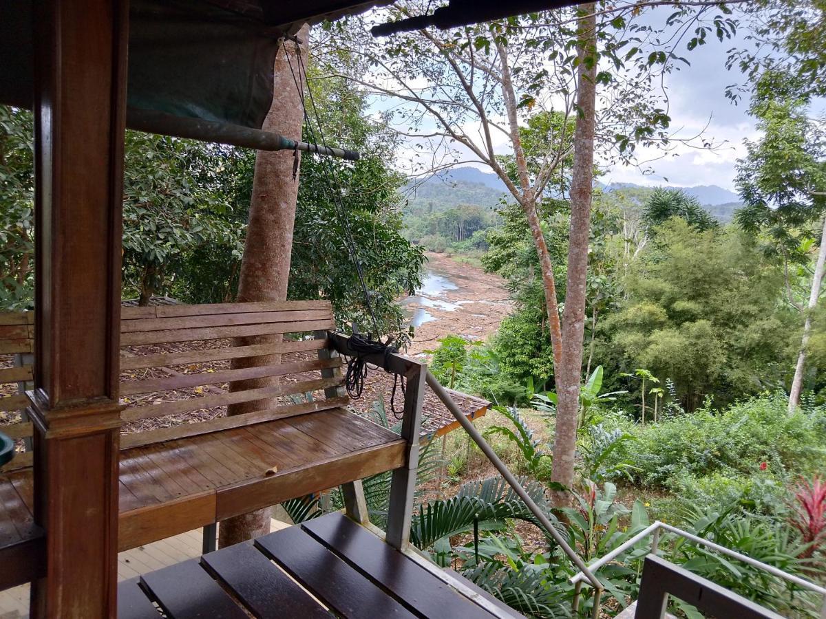 ภูริรักษ์ โฮมสเตย์ Ban Pha Saeng Lang Ngoại thất bức ảnh