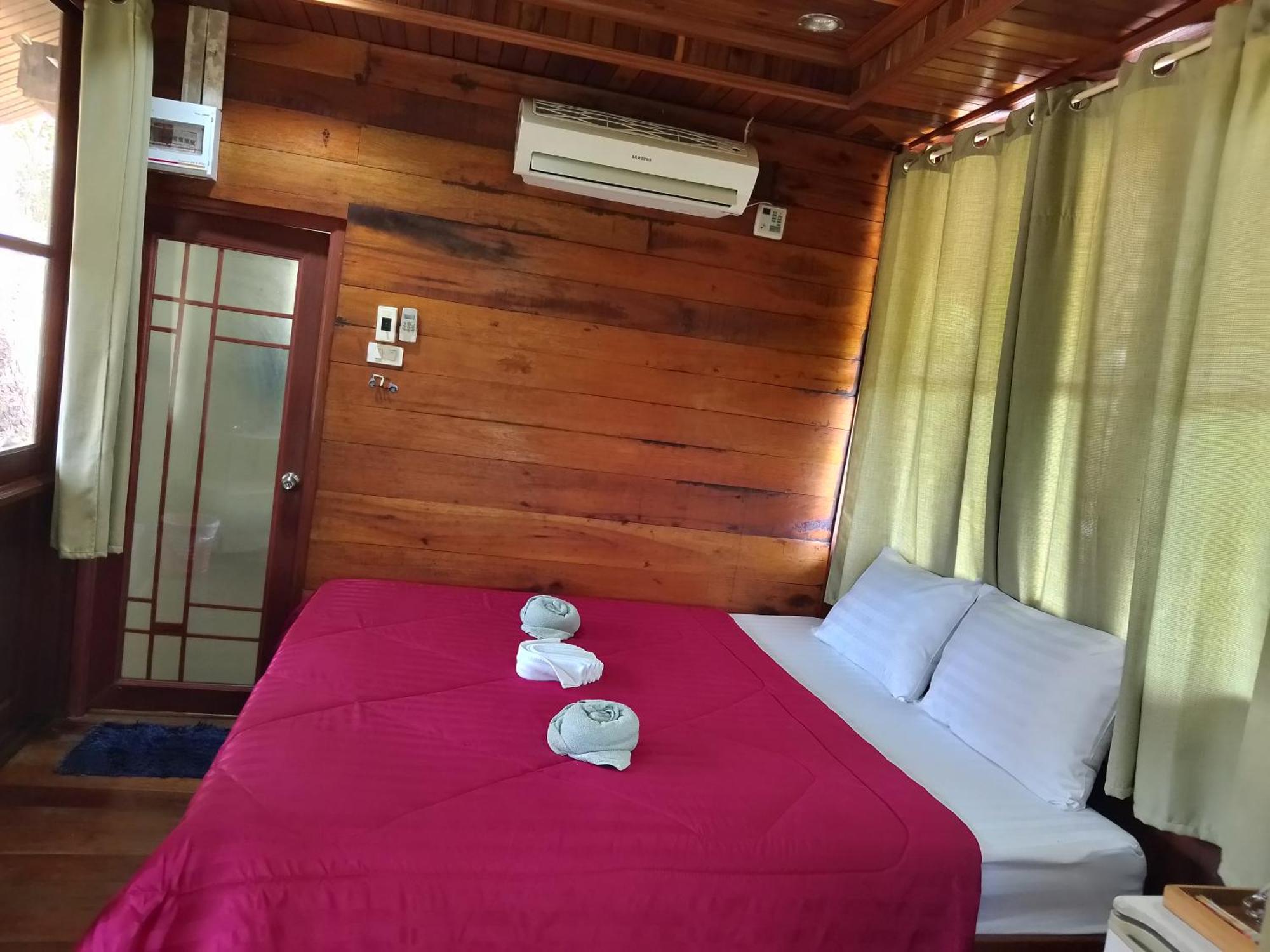 ภูริรักษ์ โฮมสเตย์ Ban Pha Saeng Lang Ngoại thất bức ảnh